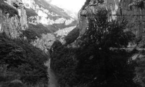 Кањон реке Мораче у Црној Гори